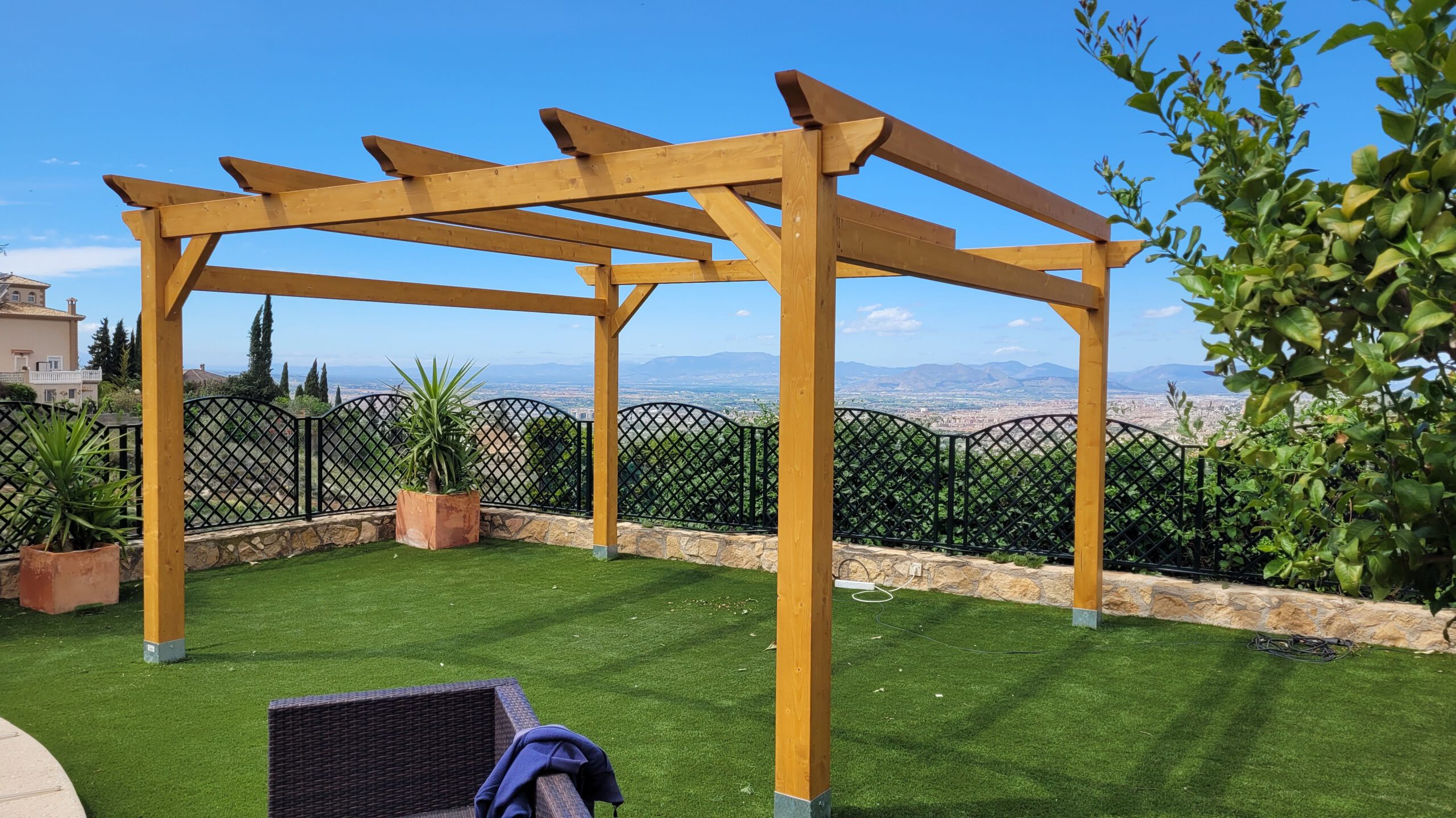 Pérgola de madera en la Zubia, Granada