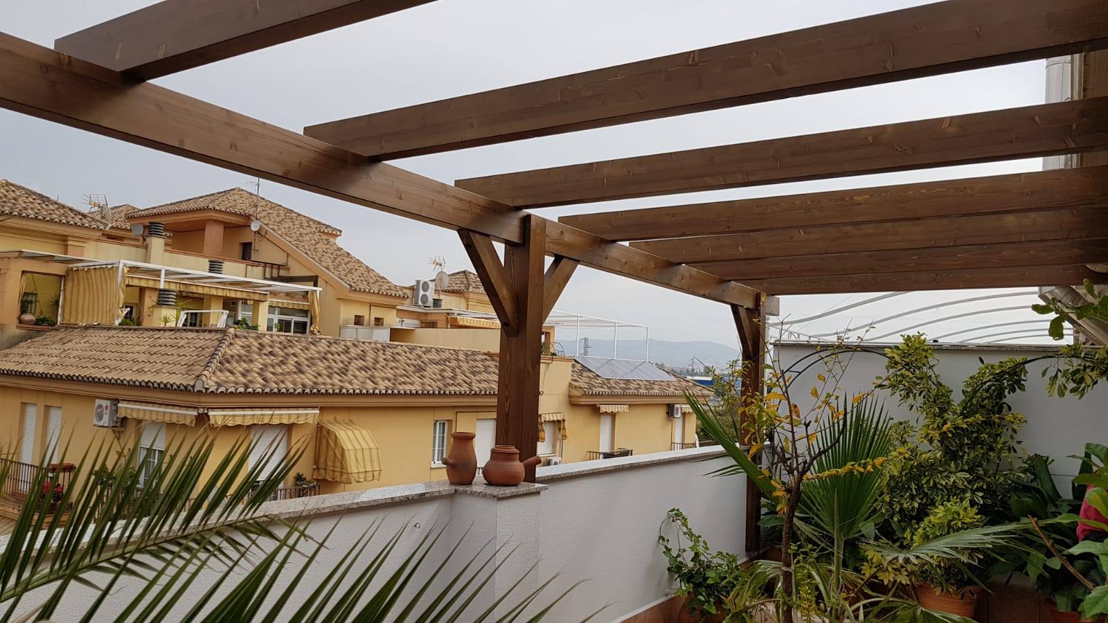 Pérgola de madera en Albolote, Granada